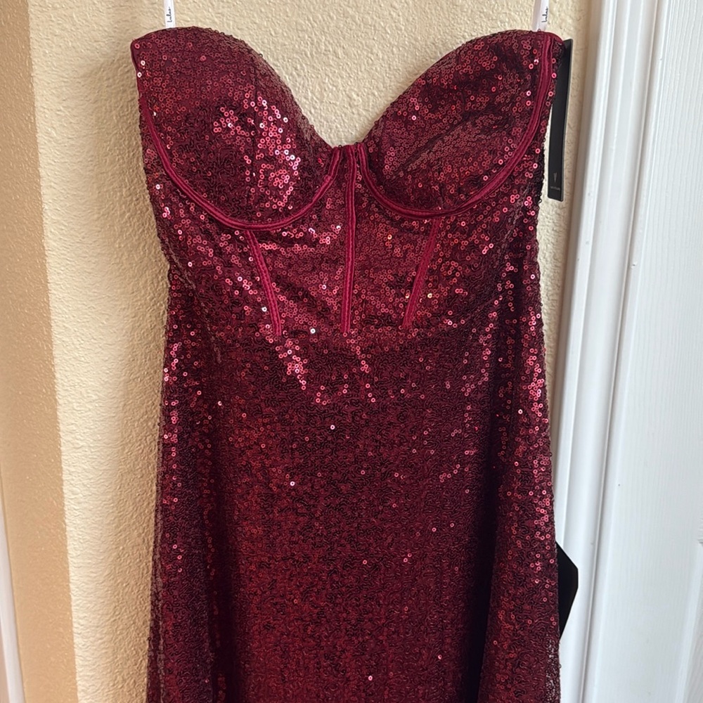 Lulus red sequins strapless midi dress with bodice. NWT
